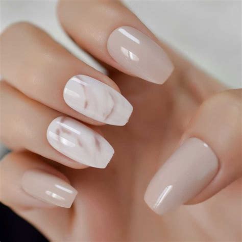 Comment Choisir Un Vernis Ongles Nude Selon La Couleur De Votre Peau Manucure Mode Et
