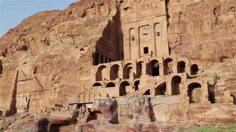 Мистерия Мадонны и тайна библейской Луны - YouTube