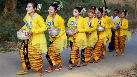 Rakhine Tribe: People and Cultures of the World - The World Hour