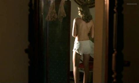 Naked Kasia Smutniak In Il Commissario De Luca