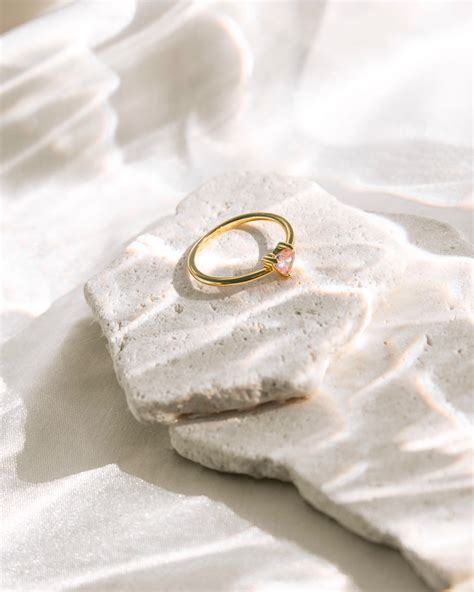 express  love   beautiful heart ring