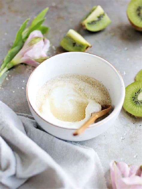 Homemade DIY Lip Mask Recipe - Blitsy