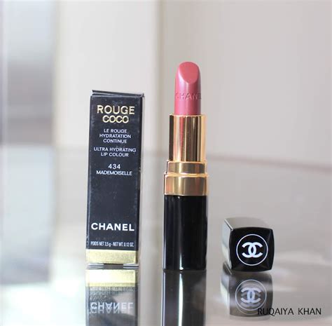 Ruqaiya Khan Chanel Nude Lipsticks Rouge Allure Velvet In Abstrait Rouge Coco In