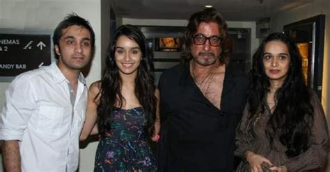 Shraddha Kapoor Family Pic | Shraddha Kapoor Photos | FanPhobia ...