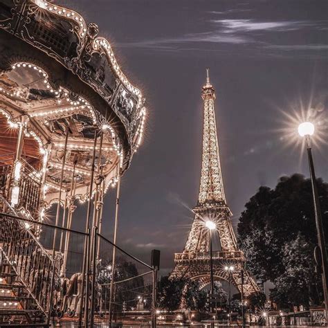 🤑🎫 Some discount are available on tickets for the top of the Eiffel