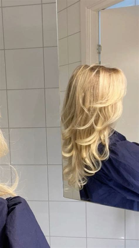 Blonde Hair Hair Layers Curtain Bangs Haar Haarstijlen Kleding