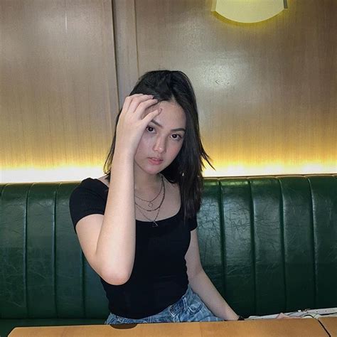 Hot Sexy Aisyah Aqilah Bikini Pics