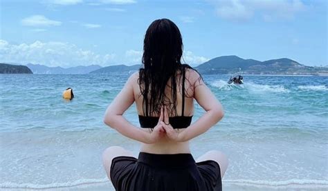 Phi Nhung bất ngờ mặc bikini khiến fan không tin vào mắt mình