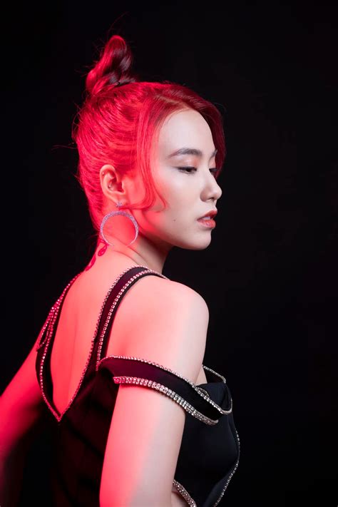 Hình Ảnh Linh Miu Bikini Thân Hình Gợi Cảm Nóng Bỏng