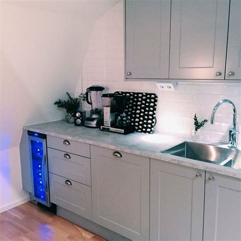 Mitt gråa kök ! Grått kök, gråa köksluckor, kök, vinkyl, moccamaster ...