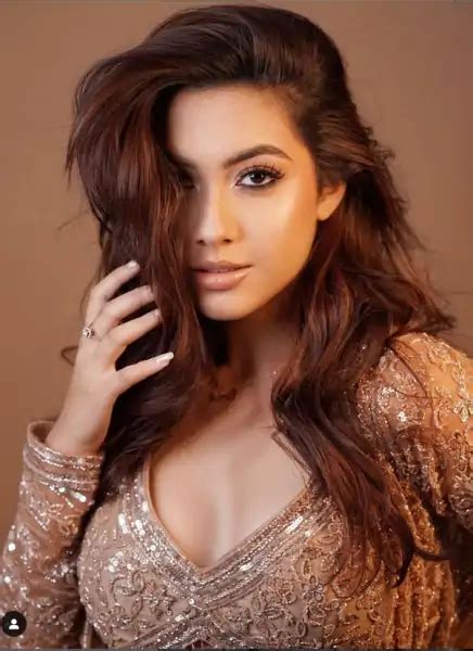 Reem Shaikh Top 20 Hot Pics And Photo