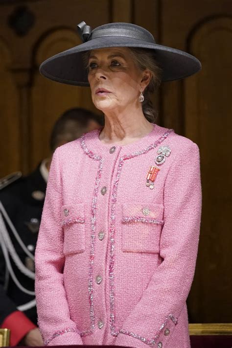 carolina de monaco  como sumarse al barbiecore  los  anos vogue