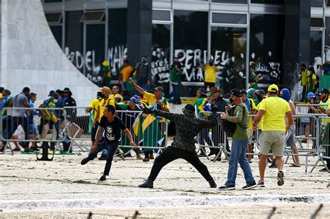 Terrorismo A Brasileira - Terrorismo à brasileira
