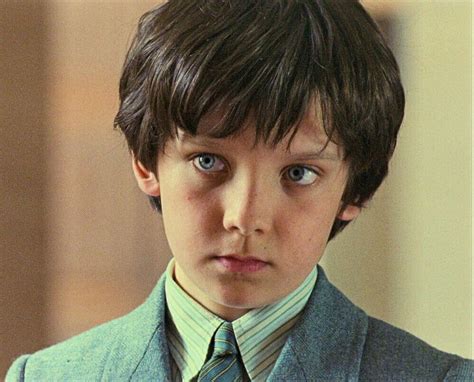 Soi C P T C Instagram Nam Ch Nh Sex Education Trai Ngoan Ch Nh Hi U Di N Xu T Ng Y U V L