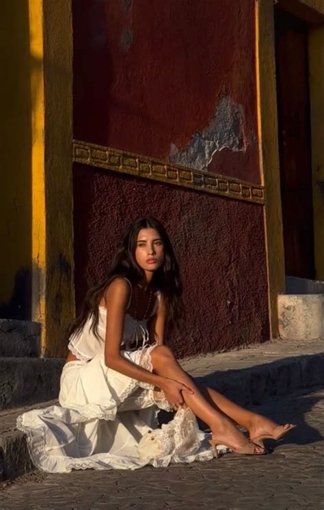 Pin by Ossnsgshgsjdjscs on ççççç Latina aesthetic Mexican girl aesthetic Latina girl aesthetic