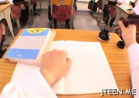 Babe Eats Jizz From Hand