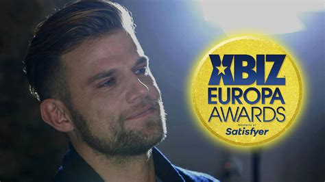 Vince Karter Wins 2nd Xbiz Europa Male Performer Of The Year Award