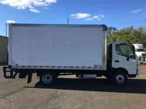 Hino 195 2017 Van Box Trucks