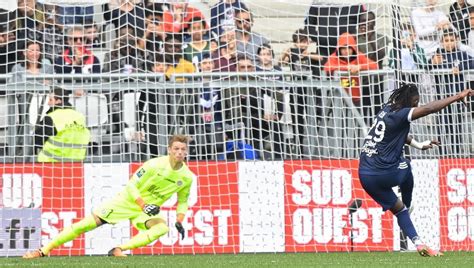 El brutal golpe que tiene en vilo al fútbol francés Estadio Deportivo