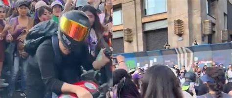 El video que muestra como un hombre agredió a mujeres en una marcha por