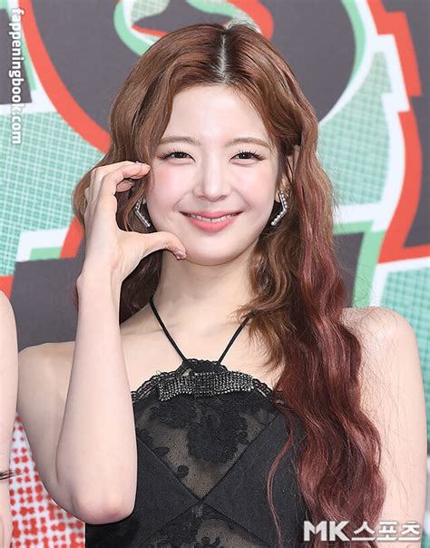 Lia Loves Nude OnlyFans Leaks Fappening FappeningBook