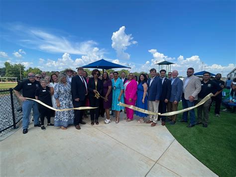 Subscribers support decatur herald & review for its investigative depth 16