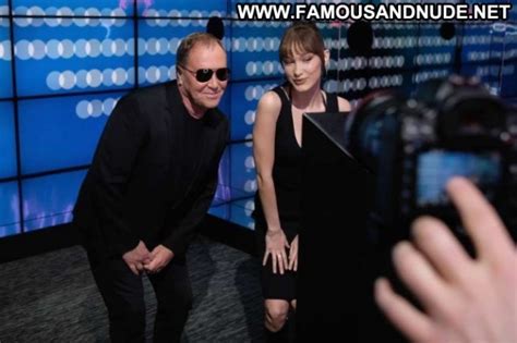 Bella Hadid No Source Posing Hot Paparazzi Nyc Babe Celebrity Nude Celebrities Mobile