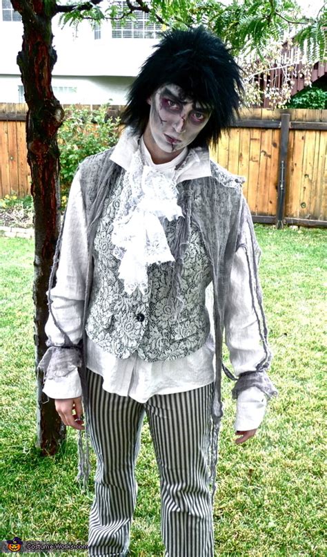 homemade zombie costume  makeup  sew diy costumes