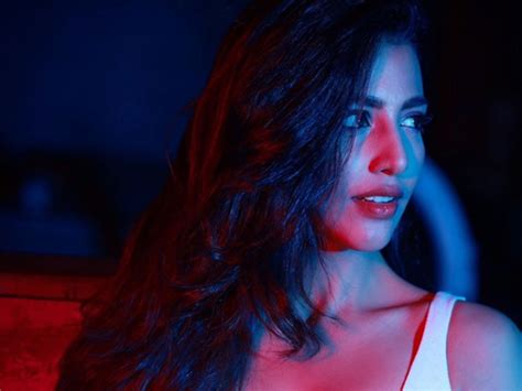 Ravishing Looks Of Daksha Nagarkar