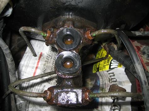 Troubleshooting Brake Fluid Leaks - AxleAddict
