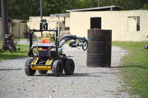 How the U.S. Army Is Turning Robots Into Team Players - IEEE Spectrum