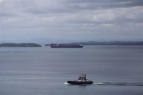 Ingresos del Canal de Panamá podrían caer 200 millones de dólares en el