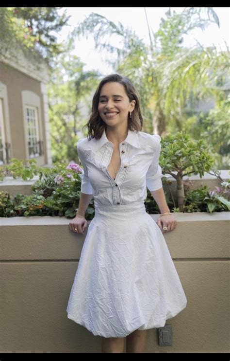 Emilia Clarke Has Me Soo Horny Someone Help Me Cum To Her Please Scrolller