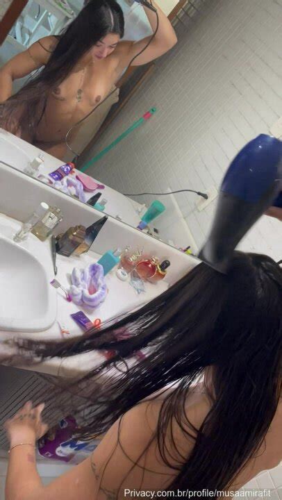 Amira Fit Showing Her Pussy While Drying Her Hair After A Shower Cnn Amador