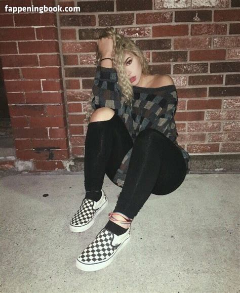 Halle Kirk Halletwirk Https Nude OnlyFans Leaks Fappening FappeningBook