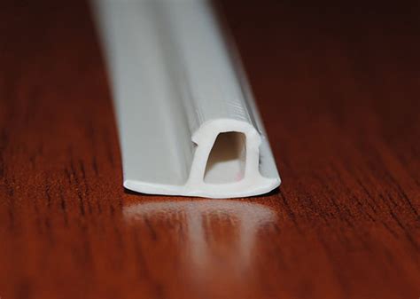 Вставка SL для натяжных потолков: как и где применять.