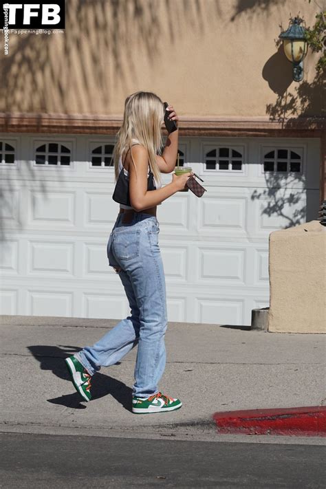 Elizabeth Grace Nude OnlyFans Leaks Fappening Page FappeningBook