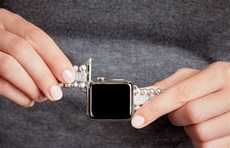 Lagos выпустил бриллиантовые браслеты для Apple Watch | РБК Стиль