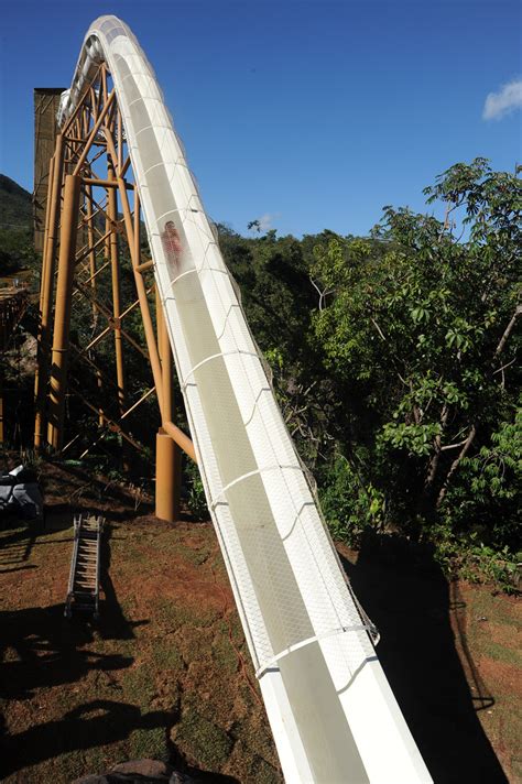 Revista Stile Xpirado A Mega Atra O Do Hot Park