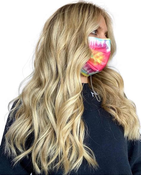 Beauty experts explain the science behind how to tease hair 26