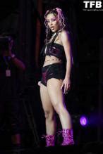 Doja Cat Sexy Seen Showing Off Her Hot Figure On Stage At The Lollapalooza Brazil In Sao Paulo