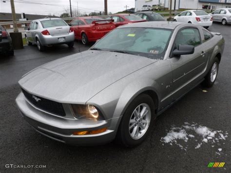 Vapor Silver Metallic 2008 Ford Mustang V6 Deluxe Coupe Exterior Photo