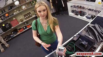 Rubia Clavada A Cambio De Un Collar Xvideos