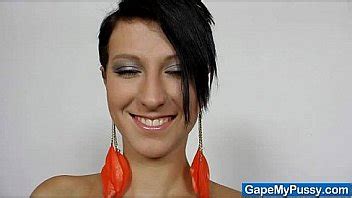 Busty Nicoletta Testing A Metal Pussy Spreader XNXX