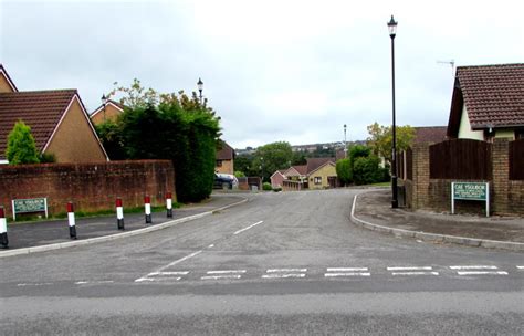 Cae Ysgubor Cefn Hengoed © Jaggery Cc By Sa20 Geograph Britain