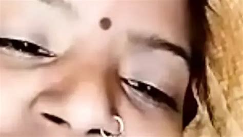 Video Call Sex In Long Distance Relationship Sex Ki Pyasi Desi Indian Bhabhi Aunty Ne Desiboy