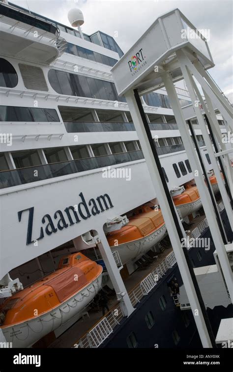 Cruiseship at Port of Vancouver, Canada Stock Photo - Alamy