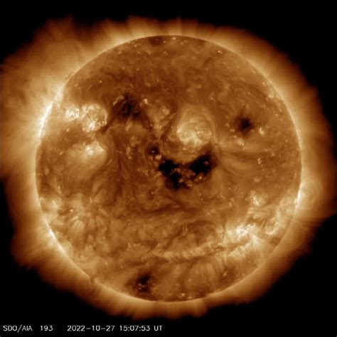 NASA satellite captures the sun's jack-o’lantern smile | Popular Science