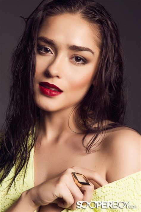 Koleksi Foto HOT Artis Cantik Model Sexy Yasmine Wildblood Kamar Artis Cantik