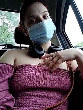 GiuliaBeatrixx Naked Stripping On Cam For Live Sex Video Chat Gyrls